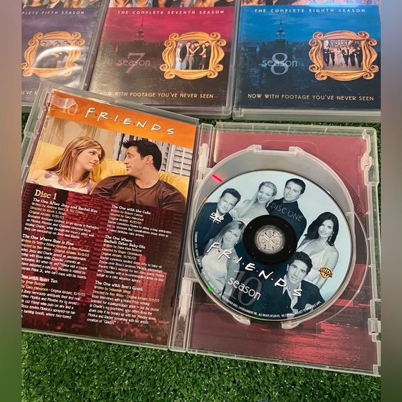 📺 FRIENDS ON DVD - Picture 3 of 3